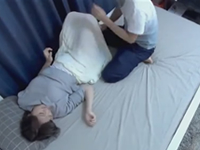 おかしいって！絶対ダメ！男友達に迫られた時の反応がリアルな盗撮動画