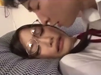 制服を着たままの初々しいセックスは学生時代を思い出す