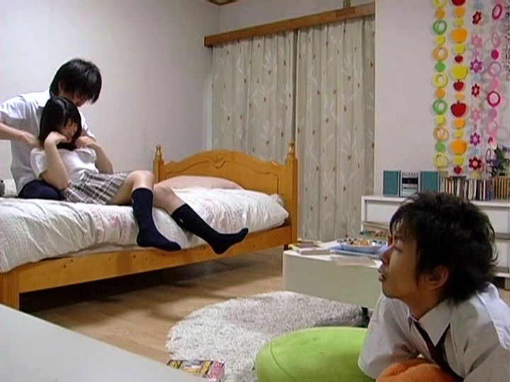 大好きな幼馴染を寝取られる男子学生…2